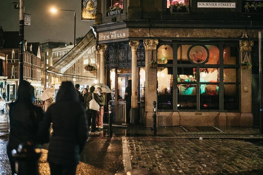 French Language : Original Jack the Ripper Tour - Your guide, your role: investigating rather than spectating