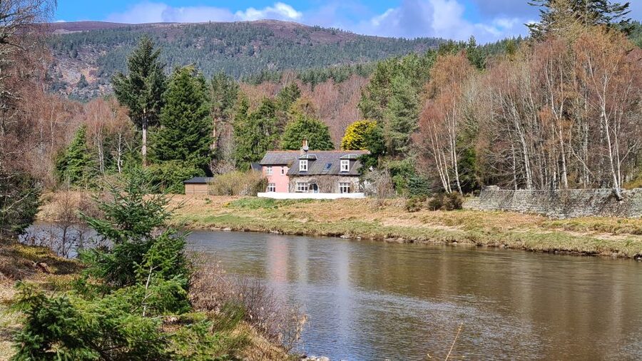 From Aberdeen: Balmoral Estate & Royal Deeside Tour - Who should book this Royal Deeside tour, and who should skip it