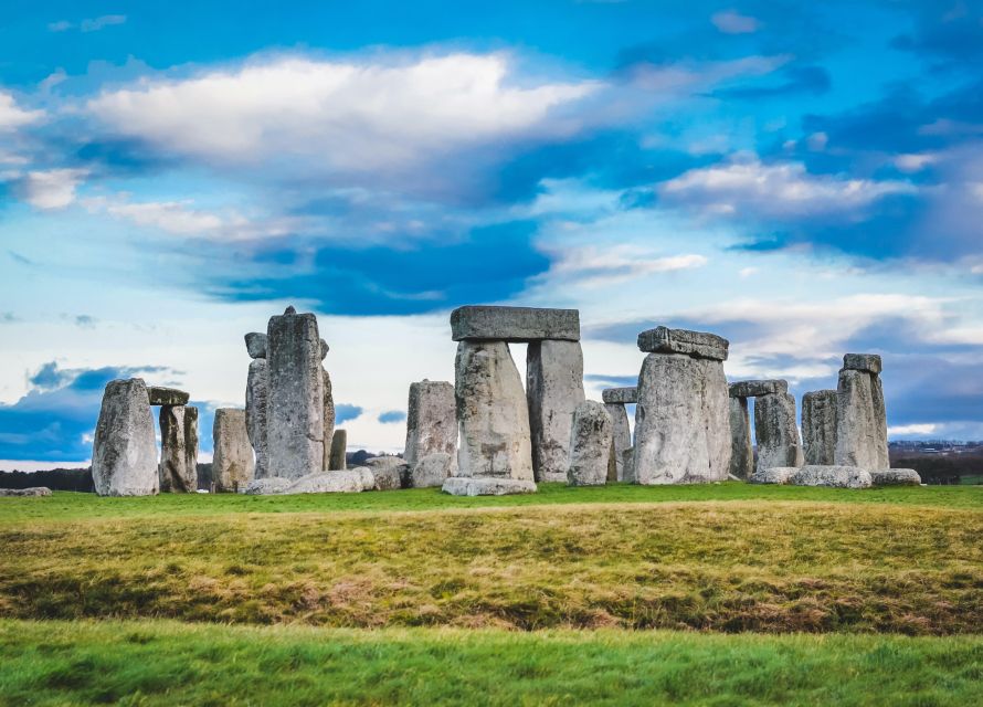 From Bath: Stonehenge & the Cotswolds Day Tour with Entry - Why This Bath to Stonehenge and Cotswolds Tour Feels Like a Smart Shortcut