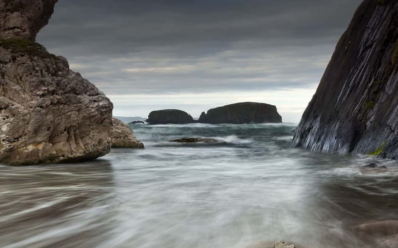From Belfast: Iron Islands & Giant's Causeway - Ballintoy Harbor and the Iron Islands wardrobe moment