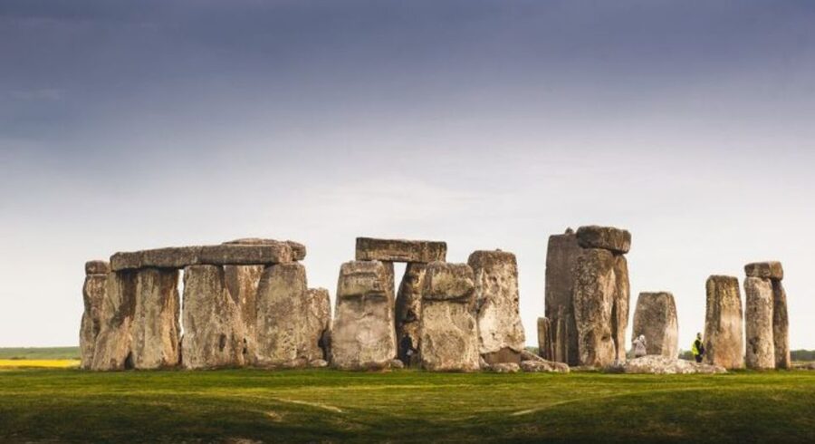 From Bristol: Stonehenge and Cotswold Villages Day Tour - Avebury: The Giant Stone Circle That Holds a Whole Village