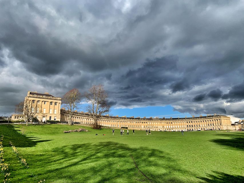 From Cambridge: Guided Day Tour to Bath and Stonehenge - The Cotswolds return drive and your 9pm finish