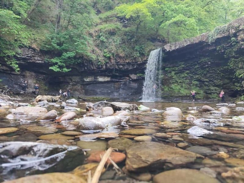 From Cardiff: Guided Hike to 8 Waterfalls in Brecon Beacons - Crowds, Midweek Quiet, and How the Guide Handles It