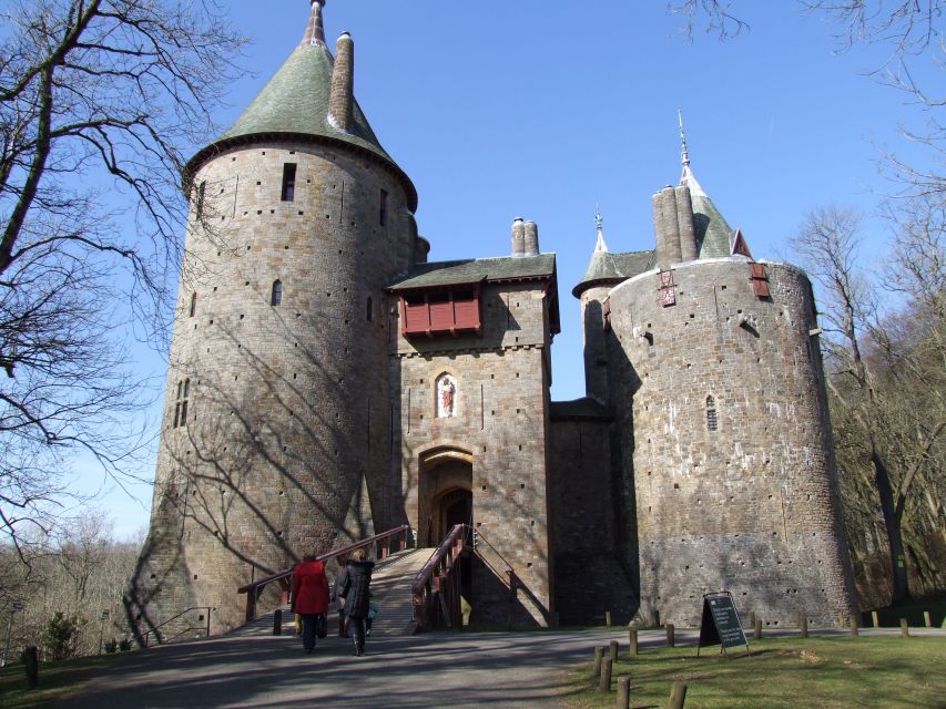 From Cardiff: Tour of Cardiff Bay and Vale of Glamorgan - Vale of Glamorgan by air-conditioned van, burial chambers and villages