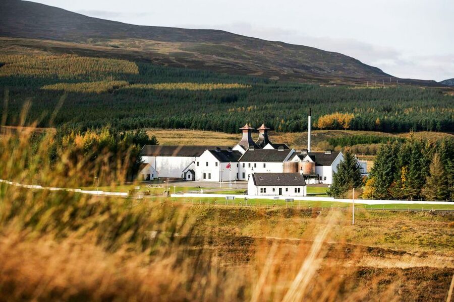 From Edinburgh: 3-Day Isle of Skye and The Highlands Tour - Meeting point and departure timing: the “be ready at 8” reality