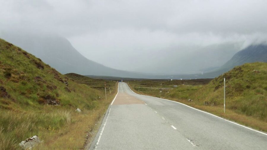 From Edinburgh: Glasgow & Scottish lakes Spanish Tour - Transport, pacing, and what makes the day feel smooth