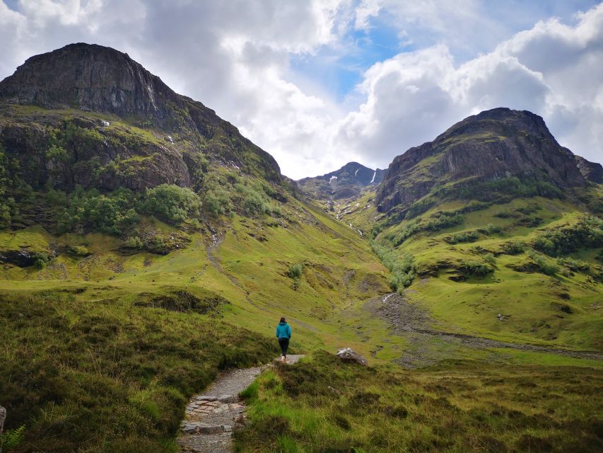 From Edinburgh: Hogwarts Express and Scottish Highlands Tour - The Glenfinnan Viaduct is a photo stop, but timing is everything