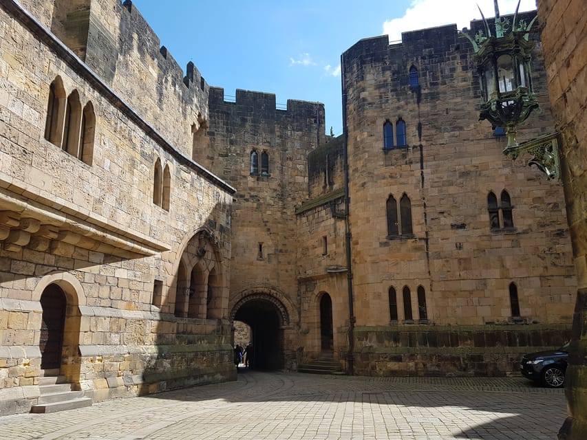 From Edinburgh: Holy Island, Alnwick Castle & Northumbria - From Edinburgh to Northumbria in one smooth, guided day