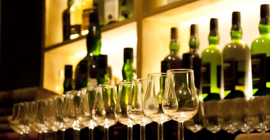 From Edinburgh: Islay and The Whisky Coast 4-Day Tour - Who should book this Islay and Whisky Coast tour, and who should skip it