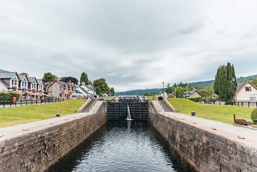 From Edinburgh: Loch Ness, Glenoce & The Highlands Day Tour - Guide personality is the real engine of this tour