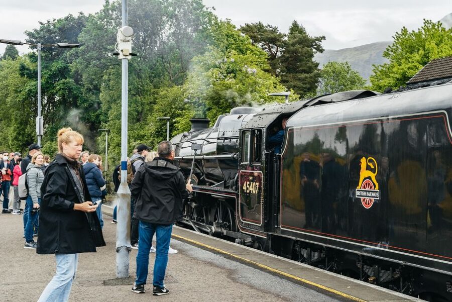 From Edinburgh: Magical Highlands Tour with Jacobite Train - Mallaig Break Time: Lunch Options and a Real Breather