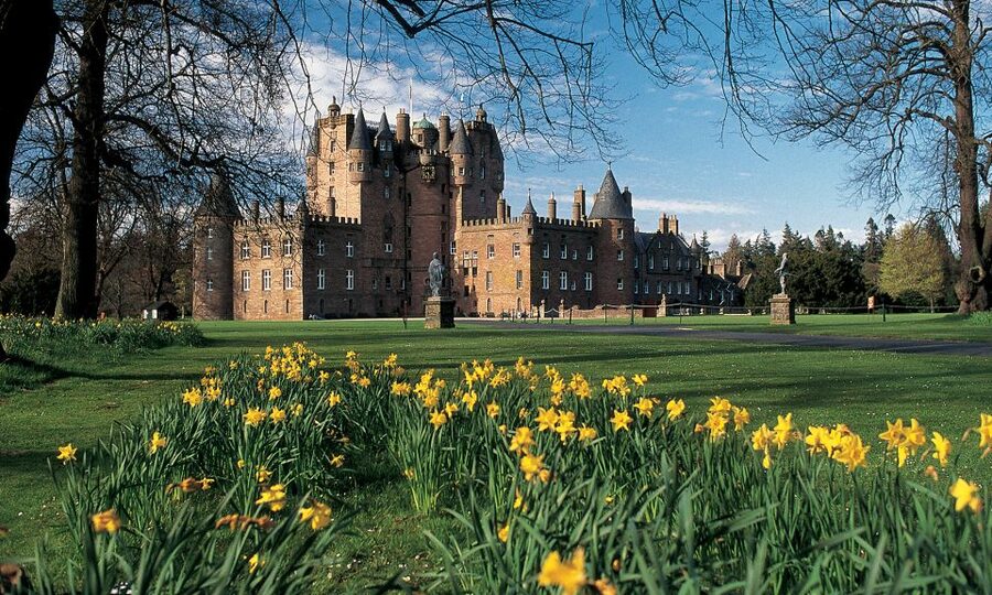 From Edinburgh: Scottish Castles Tour in Spanish - Dunnottar Castle, the cliff fortress that steals the day