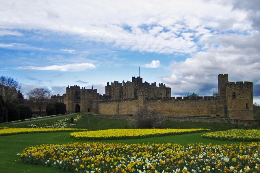 From Edinburgh: Viking Coast & Alnwick Castle Day Tour - How the discount at Alnwick changes your budget