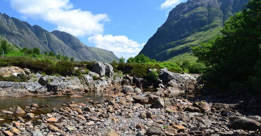 From Glasgow: Loch Ness, Glencoe and the Highlands Tour - Inveruglas and Loch Lomond: The Refreshment Stop That Sets the Tone