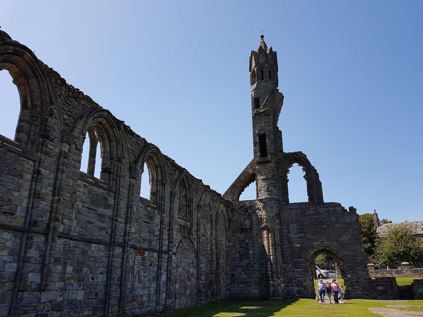 From Glasgow: The Kelpies, St Andrews and Fife Adventure - Pace, group size, and why guides can make or break the day