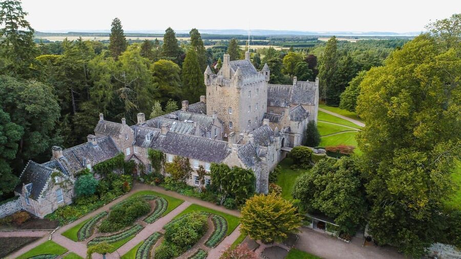 From Inverness: Cawdor Castle and Cairngorms National Park - Clava Cairns: Bronze Age Stones You Can See in 20 Minutes