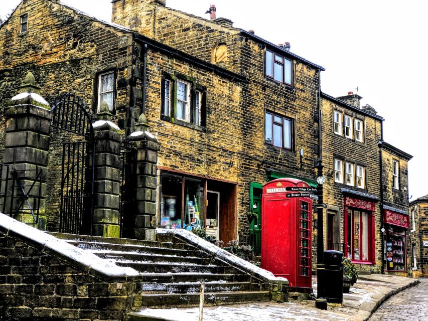From Liverpool: Full-Day Yorkshire Sightseeing Adventure - Hawes and the quick taste of Yorkshire village life