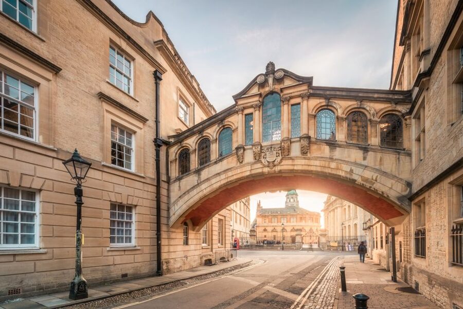 From London: Cotswolds and Oxford Guided Day-Trip - Should you book Cotswolds and Oxford with Day Tours London?