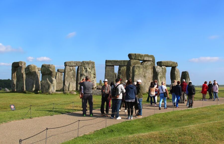 From London: Extended Visit to Windsor Castle and Stonehenge - A 10-Hour Coach Plan That Actually Gives You Time