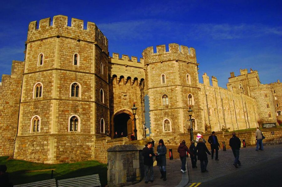 From London: Extended Visit to Windsor Castle and Stonehenge - Windsor Castle State Apartments: Regal Rooms With Real Context
