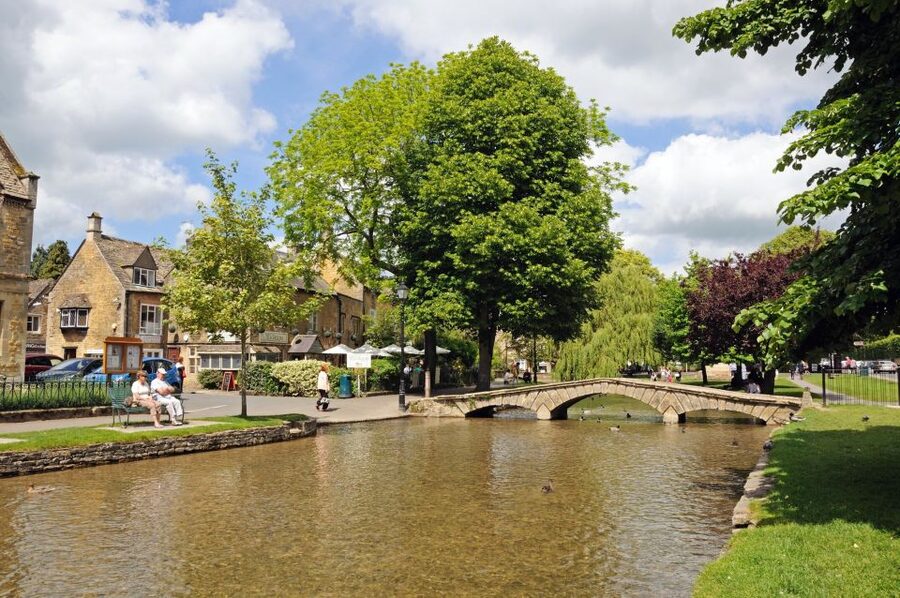 From London: Full-Day Cotswolds Small-Group Tour - Starting at Urban Baristas, then straight into Cotswolds country lanes