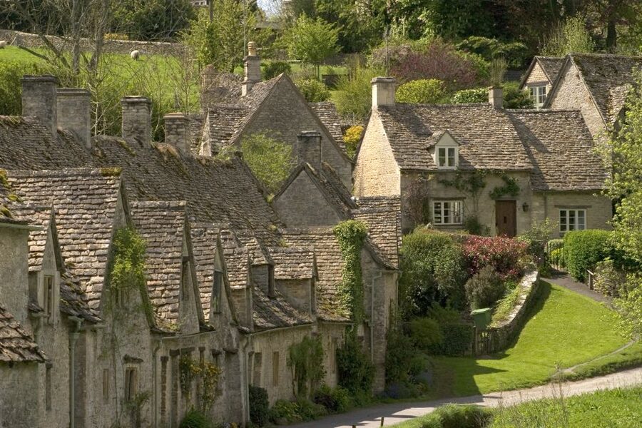 From London: Full-Day Cotswolds Small-Group Tour - Stow-on-the-Wold: market square wandering and Civil War context