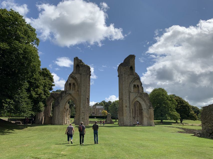 From London: Glastonbury and Cheddar Gorge Guided Day Trip - Free time in Glastonbury town: how to spend it smart