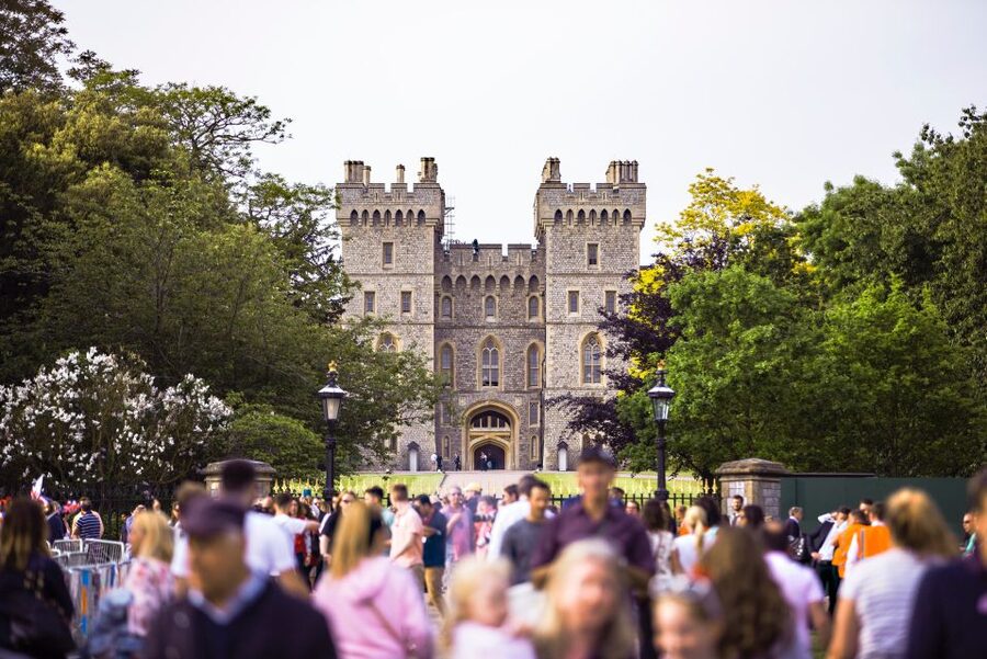 From London: Half-Day Trip to Windsor with Castle Tickets - Inside St George’s Chapel and the places people remember