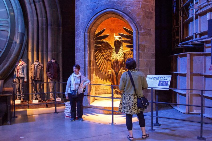 From London: Harry Potter Family Package with Transfers - From Victoria to Warner Bros: the easiest way to start the day