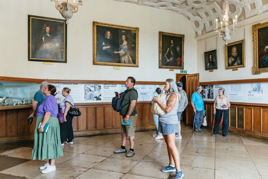 From London: Leeds Castle, Canterbury Cathedral & Dover - FAQ