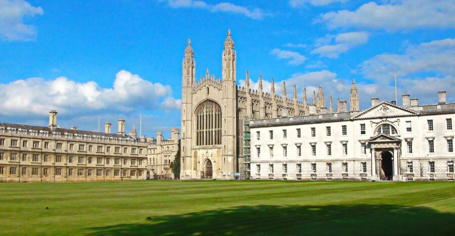 From London: Oxford and Cambridge Universities Tour - How the Headsets Keep You Oriented in Busy College Streets