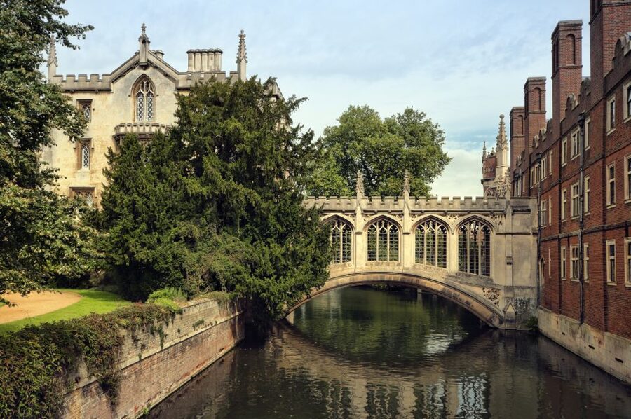 From London: Oxford and Cambridge Universities Tour - Cambridge Walking Tour: Cobblestones, College Lawns, and Chapel Drama