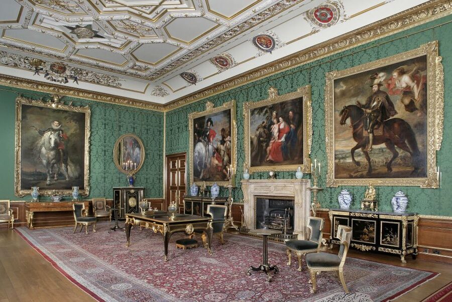 From London: Royal Windsor Afternoon Tour - From Vauxhall Bridge to Windsor, the ride sets the pace