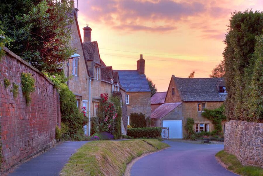 From London: Small Group Cotswolds Villages Tour - Bibury: weaver’s cottages and a gentler, scenic walk
