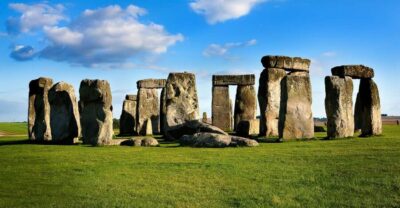 Stonehenge and Bath Day Trip with Ticket