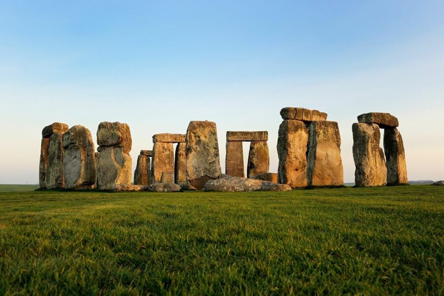 From London: Stonehenge and Bath Full-Day Tour - Bath walking tour: Georgian streets, the Abbey, and Pulteney Bridge in context