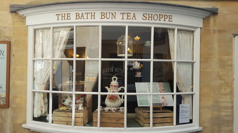 From London: Stonehenge and Bath Full-Day Tour with Guide - Roman Baths option: worth it, if you want the indoor context