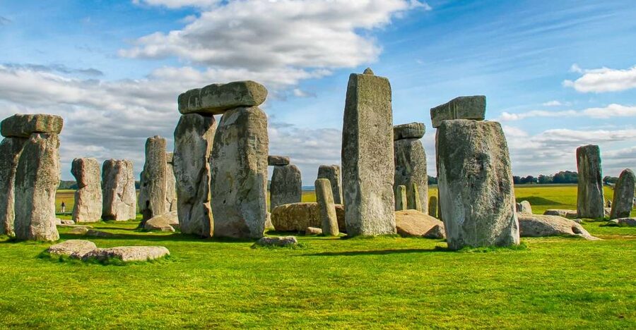 From London: Stonehenge Half-Day Tour - What the host and driver add (even when it is self-guided)