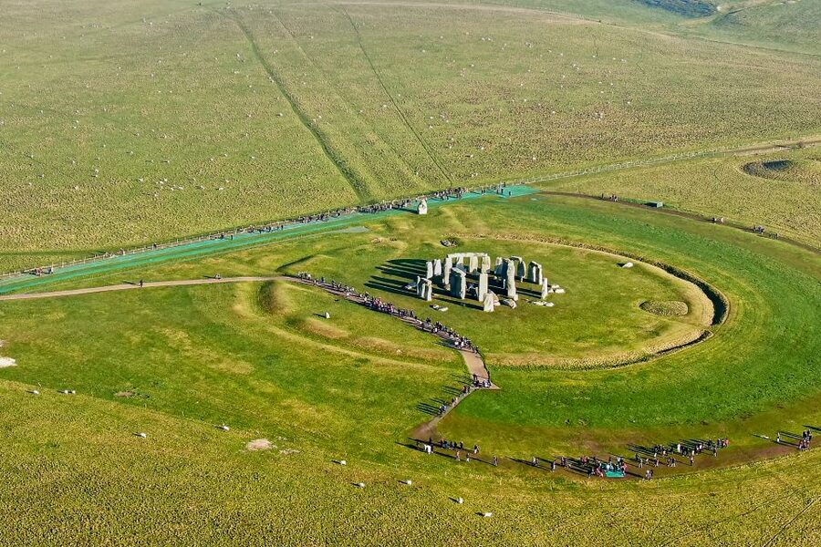 From London: Stonehenge Morning Day Trip with Admission - The Coach Ride Out of London: 105 Minutes That Pay Off
