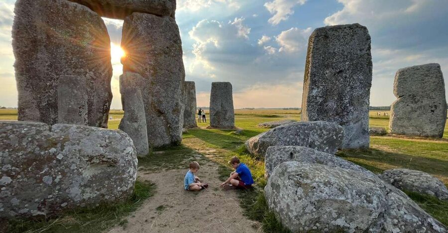 From London: Stonehenge Private Inner Circle Tour with Bath - Key things to know before you go