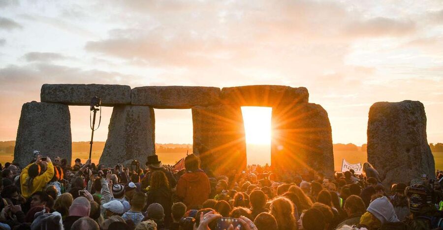 From London: Stonehenge Solstice Celebration Tour - How the London to Stonehenge logistics really work
