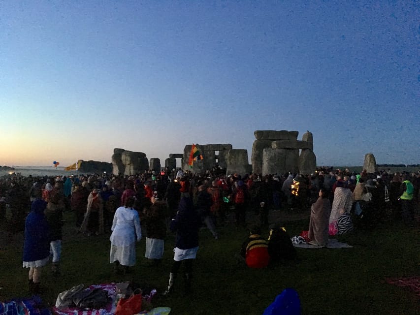 From London: Stonehenge Summer Solstice Sunrise Shuttle - Watching the summer solstice sunrise at 4:52 AM