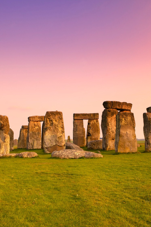 From London: Stonehenge Summer Solstice Sunrise Shuttle - Arrival around 2:30 AM, then settling in for the solstice morning