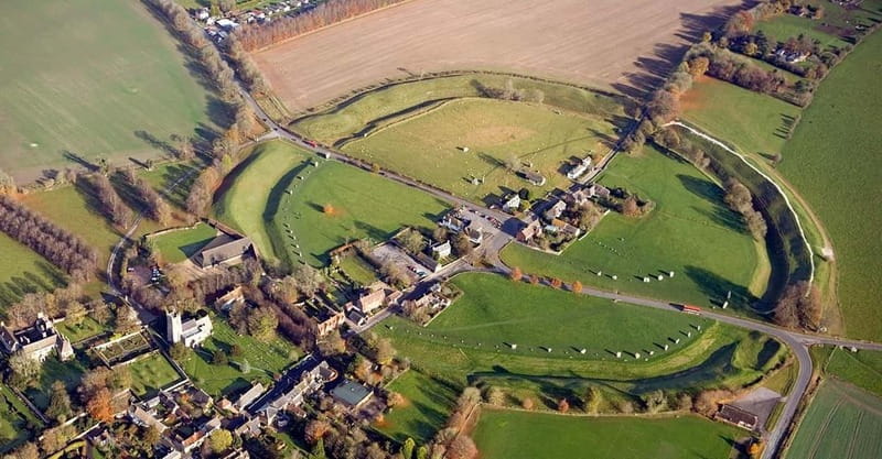 From London: Stonehenge & The Stone Circles of Avebury Tour - Stonehenge time, guided by an audio tour