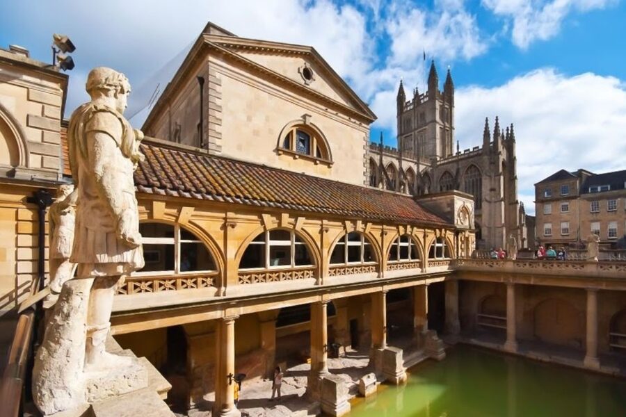 From London: Stonehenge, Windsor, and Bath Small Group Tour - Getting There Comfortably: The AC Mini-Coach Start