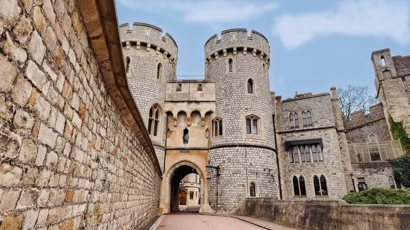 From London: Stonehenge & Windsor Castle Tour with Tickets - A smooth way to see Stonehenge and Windsor from London