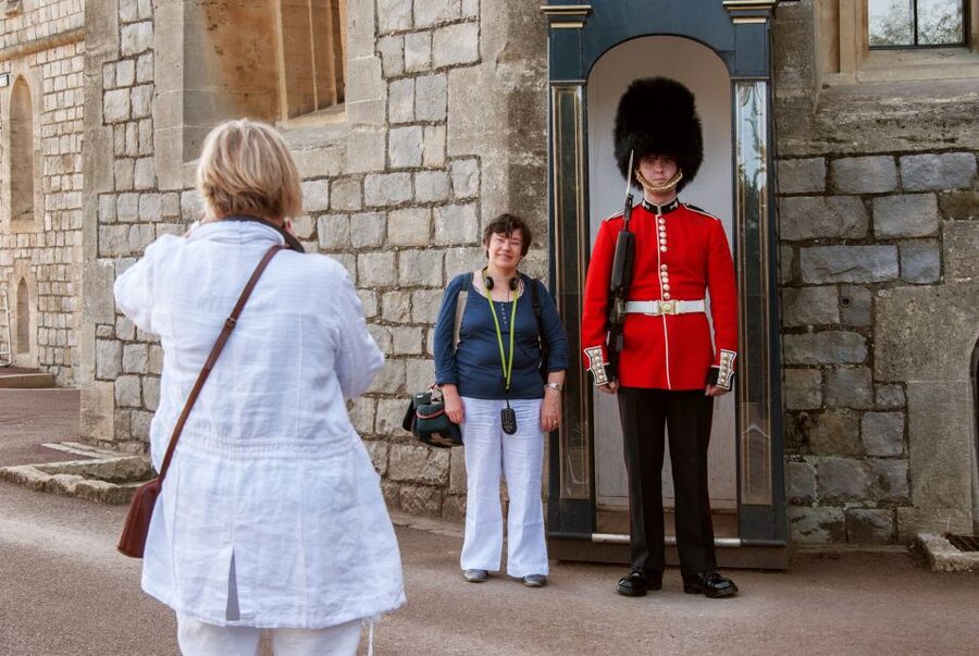 From London: Windsor Castle, Bath, and Stonehenge Day Trip - Windsor Castle State Apartments, St. George’s Chapel, and Queen Mary’s Dolls’ House