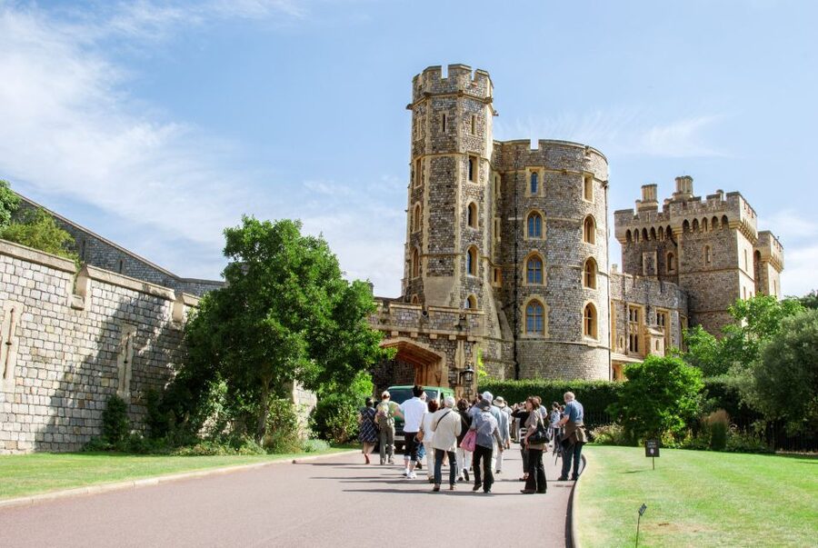 From London: Windsor Castle, Bath, and Stonehenge Day Trip - The Itinerary Pace: How an 11-Hour Day Really Feels