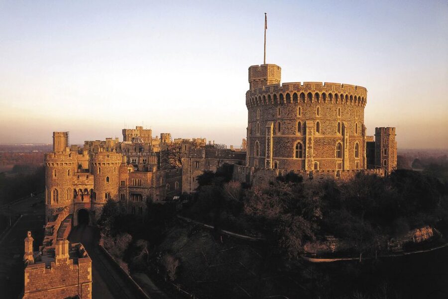 From London: Windsor Castle Royal Afternoon Sightseeing Tour - Queen Mary’s Dolls’ House: Tiny details with big wow-factor
