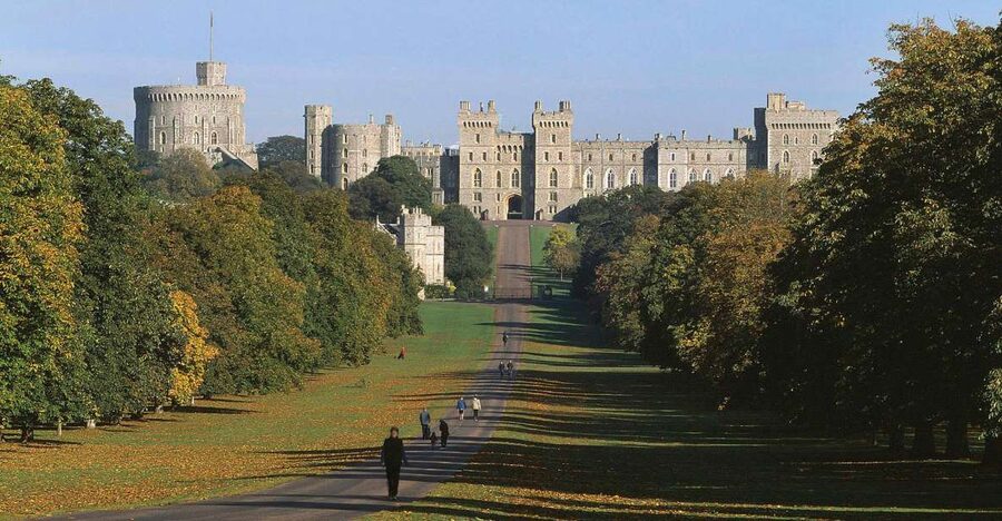 From London: Windsor, Oxford & Stonehenge Full-Day Trip - Oxford on foot: the dreamy spires, colleges, and Harry Potter context